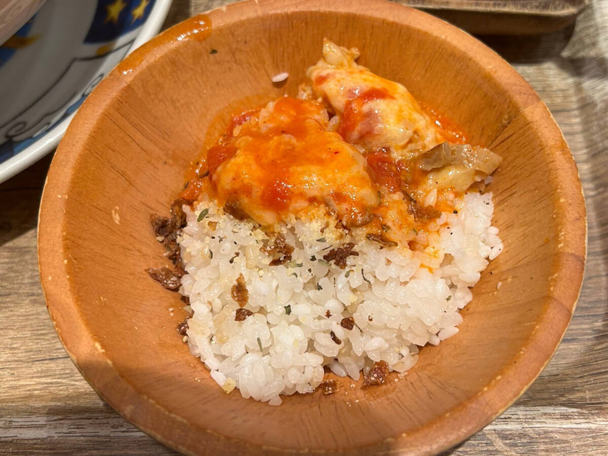 トマトラーメンブームから8年、【太陽のトマト麺】はいま？　人気メニューを食べたら「もしろパスタ屋」だったワケの画像8