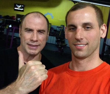 ジョン・トラボルタの“ヅラなしで深夜3時に男漁り”写真が流出するも、子どもを盾に完全否定