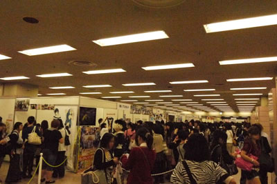 「夢中にさせてやるよ｣、歓喜の悲鳴と乙女の欲望が渦巻くAGFに潜入！