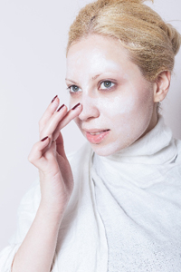 美容皮膚科はもういらない!?　くすみまくった顔面、肌のシミも明るくするアイツの実力