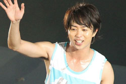 『嵐にしやがれ』が好影響！　V6・岡田准一＆嵐共演DVDがAmazonで急浮上！