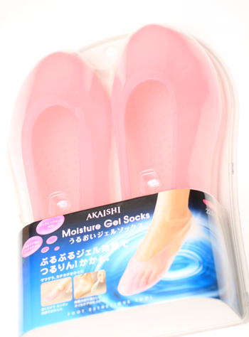 ランキンランキンでも大人気！足裏角質ケア「うるおいジェルソックス」