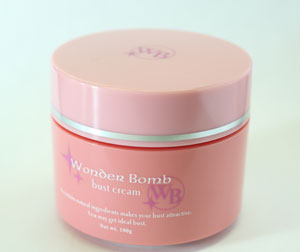 これでHカップに!?　魅惑のバストクリーム『ワンダーボム』試用レビュー