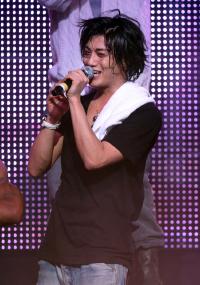 『47RONIN』の監督が、赤西仁ファンに応えてアイコンをアレに変更！