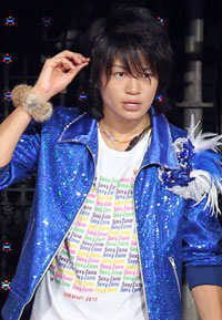 ディズニーシーで目撃されたSexy Zone菊池風磨、私服が赤西仁と激似!?