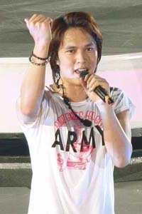 丸山隆平、自身のコンプレックスで母親まで……