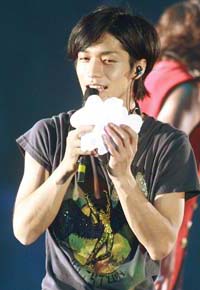 関ジャニ∞錦戸亮の「最近キュンとした瞬間」は、大切な女性を抱きしめたとき！