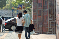 日本人おばあちゃま軍団が、サムギョプサル合コンで韓国人男子を品定め!?