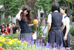 モテのトレンドは「グループモテ」！　女子中高生の複雑化するモテ実態