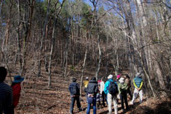登山ブーム到来、野グソ・キチママ・幽霊のトラブルに気をつけろ！