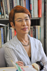 オヤジ言語を操る”バイリンギャル”こそ、女性がサバイブする手段