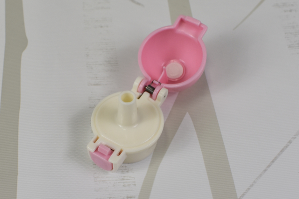 ダイソーの「ペットボトルキャップ ストロータイプ」ワンタッチでフタが開く！の画像3