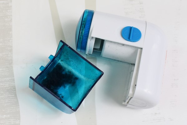 【100均ずぼらシュラン】ダイソー「くるくる毛玉取り」でセーターの毛玉を一網打尽!?の画像7