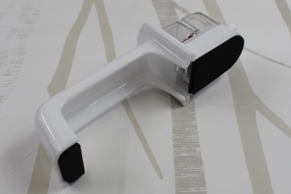 【100均ずぼらシュラン】ダイソー「クイックシャープナー」簡単に包丁が研げるアイテムにハマりそうの画像4