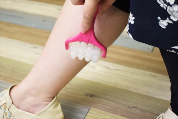 【100均ずぼらシュラン】ダイソー「ソフトローラー」で足のコリを解消!? 程良い刺激がクセになるの画像5