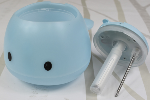 【100均ずぼらシュラン】ダイソー「ミニ加湿器（くじら）」デスクの上でつぶらな瞳が見つめてくる！の画像4