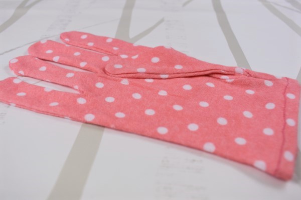 【100均ずぼらシュラン】ダイソー「ナイトパック手袋」寝てる間のハンドケアに使える？の画像4