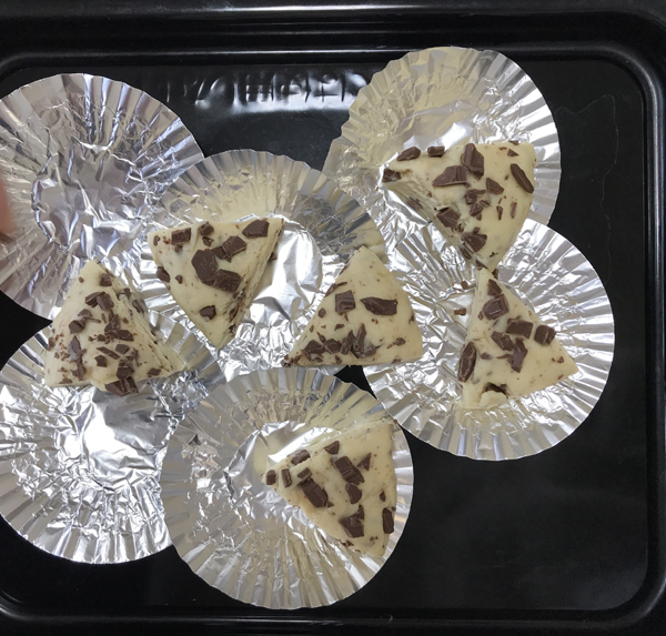 ラク速レシピ・ゆかりさん「チョコチャンクスコーン」、卵・バター不使用なのに……料理できない主婦が初めての菓子作り！の画像3