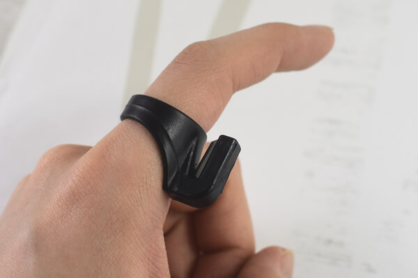 【100均ずぼらシュラン】ダイソー「糸切りリング」で裁縫での糸切りがストレスフリーに！の画像5