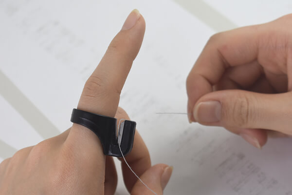 【100均ずぼらシュラン】ダイソー「糸切りリング」で裁縫での糸切りがストレスフリーに！の画像7