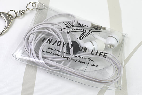 【100均ずぼらシュラン】ダイソー「マルチケース（PMU ファントリップ ラインドローイング）」カバンに入れた小物が一目瞭然の画像6