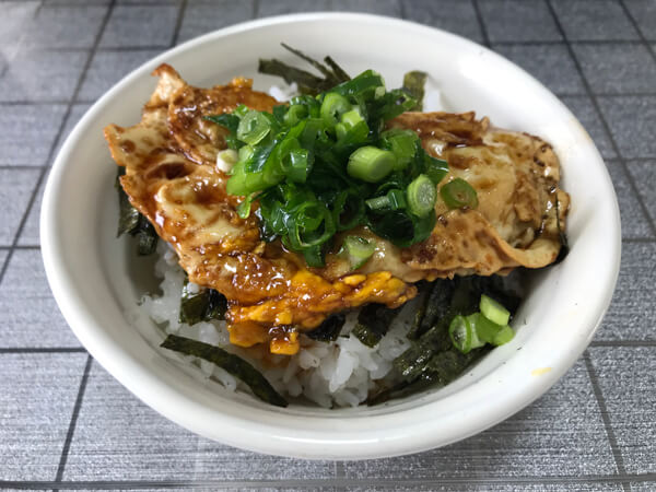 バズレシピ・リュウジさん「フライドエッグ丼」、目玉焼きだけで子どもに絶対「おかわり!!」言われるやつ！の画像4