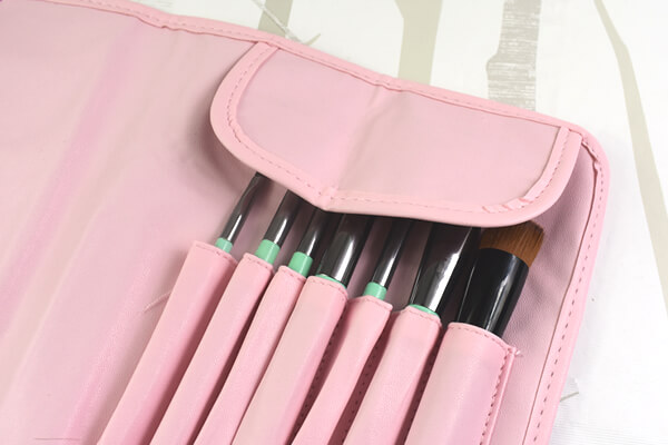 【100均ずぼらシュラン】ダイソー「ブラシ収納ケース」でメイクブラシを楽々管理の画像6