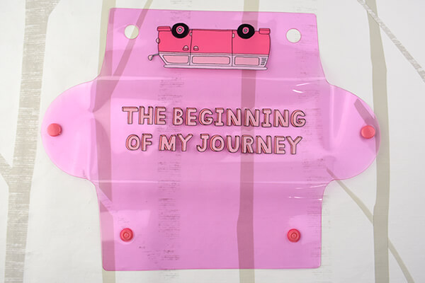 【100均ずぼらシュラン】ダイソー「クリアマルチケースL（mina）」鮮やかなビビッドピンクがかわいい！の画像4