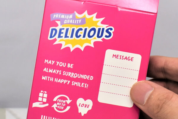 【100均ずぼらシュラン】 ダイソー「ギフトBOX」なら、目を引くカラーでプレゼントがアメリカのお菓子風に!?の画像4