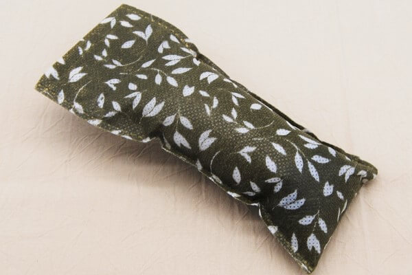 【100均ずぼらシュラン】ダイソー「靴用 脱臭・乾燥剤」スポッと入れるだけで嫌な臭いとサヨナラの画像3