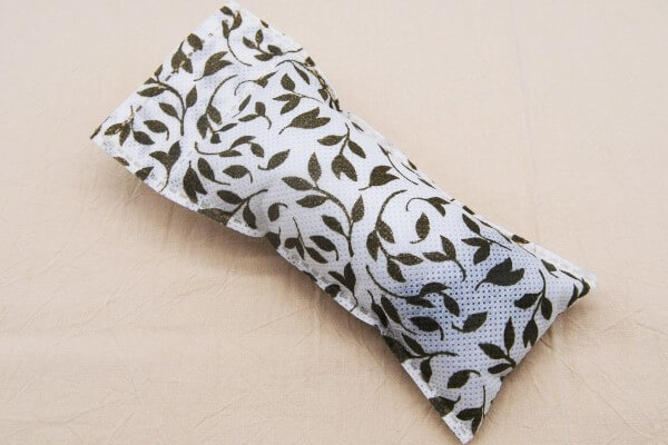 【100均ずぼらシュラン】ダイソー「靴用 脱臭・乾燥剤」スポッと入れるだけで嫌な臭いとサヨナラの画像4