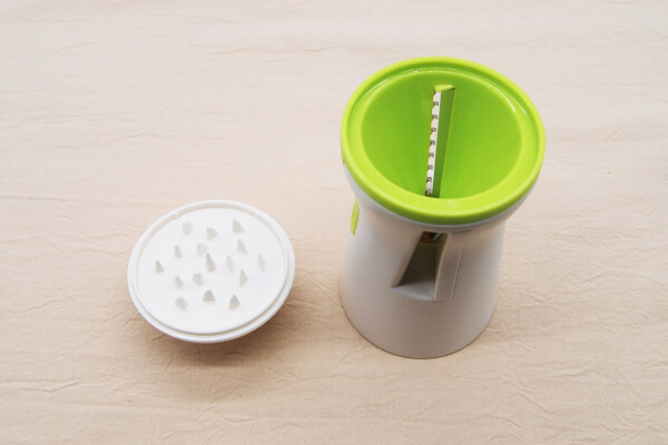 【100均ずぼらシュラン】ダイソー「3WAYスパイラルカッター」料理下手でも回すだけで美しく野菜をカットしてSNS映え!?の画像3