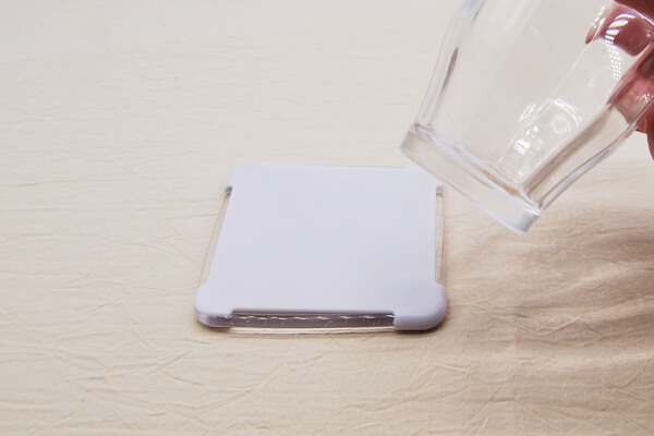 【100均ずぼらシュラン】ダイソー「光るパーティーコースター」でドリンクをおしゃれにライトアップ！の画像4