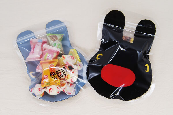 【100均ずぼらシュラン】ダイソー「ダイカットジップバッグ（リサとガスパール）」赤いお鼻がキュートで収納力抜群！の画像4