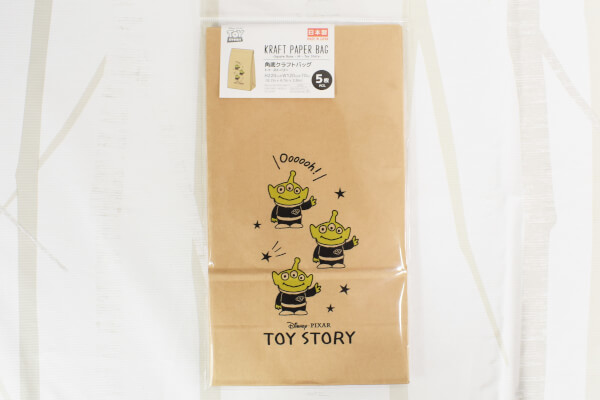 【100均ずぼらシュラン】ダイソー「角底クラフトバッグ（M）トイ・ストーリー」エイリアンがかわいい＆レトロ感がおしゃれの画像2