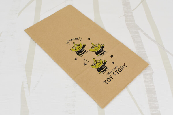 【100均ずぼらシュラン】ダイソー「角底クラフトバッグ（M）トイ・ストーリー」エイリアンがかわいい＆レトロ感がおしゃれの画像3
