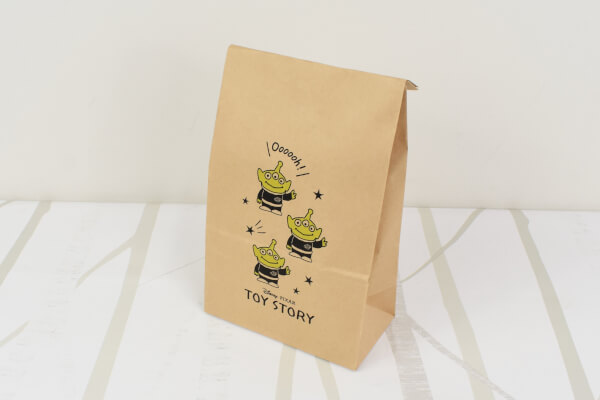 【100均ずぼらシュラン】ダイソー「角底クラフトバッグ（M）トイ・ストーリー」エイリアンがかわいい＆レトロ感がおしゃれの画像4