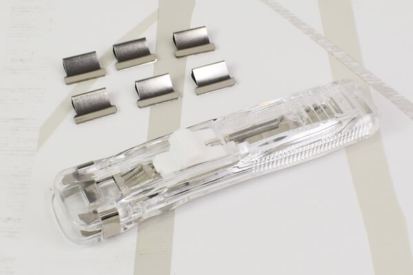 【100均ずぼらシュラン】ダイソー「クリップスライダー」ならワンタッチでスマートに書類整理！の画像1