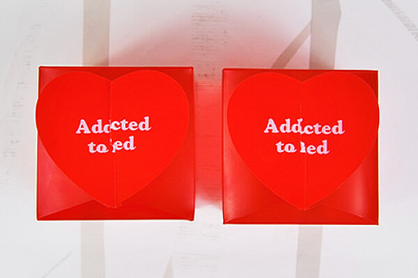 【100均ずぼらシュラン】セリア 「ハートクッキーボックス 2P レッド・ハート」組み立ていらずでキュートにラッピング！の画像3