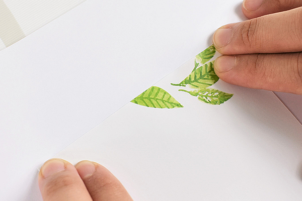 【100均ずぼらシュラン】セリア「アニマルスティックのり 2P」耳つきキャップがかわいくて使うのが楽しいの画像6