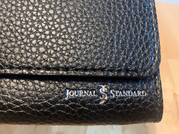 「MonoMax」9月号付録長財布 ロゴ部分アップ