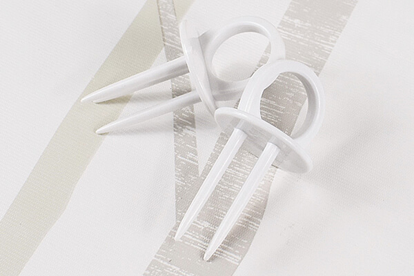 【100均ずぼらシュラン】セリア「野菜フレッシュキーパー」茎に刺せば野菜の成長速度を抑えるから長持ちの画像1