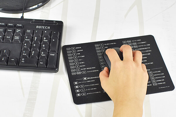 【ダイソーVSセリア】100均「PC周りを便利にするグッズ」対決！　デスクワークがより捗るのはどっち？の画像4