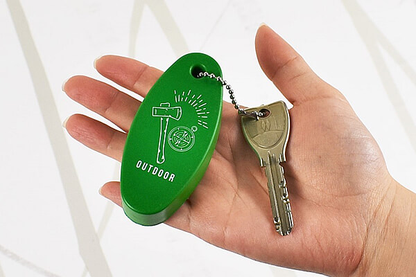 【ダイソーVSセリア】100均「多機能キーホルダー」対決！　川に鍵を落としても安心!?の画像3