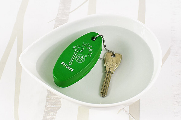 【ダイソーVSセリア】100均「多機能キーホルダー」対決！　川に鍵を落としても安心!?の画像4