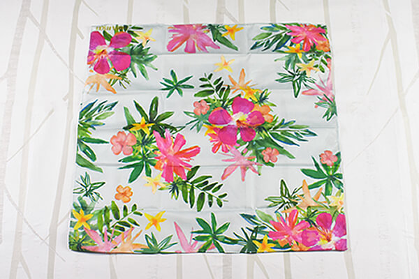 【ダイソーVSセリア】100均「マルチバンダナ」対決！　普段のコーデに飽きたときに頼れそう？の画像3