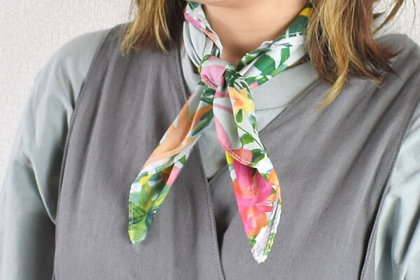 【ダイソーVSセリア】100均「マルチバンダナ」対決！　普段のコーデに飽きたときに頼れそう？の画像4