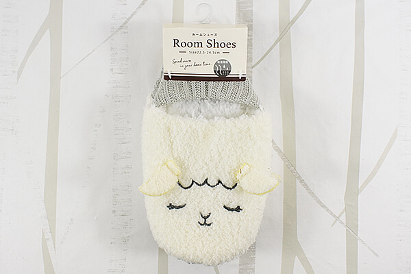 スリーコインズ「おとなアニマルルームシューズ」ヒツジみたいにもこもこで、じんわり温もりに包まれる！の画像2