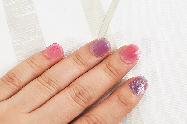 【ダイソーVSセリア】100均「ネイルシール」対決！　初心者でもサロンのような仕上がりに!?の画像4