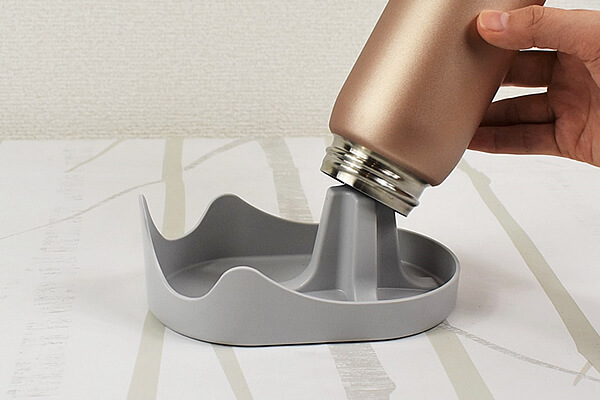 【ダイソーVSセリア】100均「ボトルラック」対決！　キッチンに置いても邪魔にならないの画像3